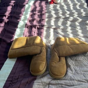 Uggs brand new workout tags tan size 6.5